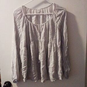 Old Navy White Pleated Long Sleeve Blouse